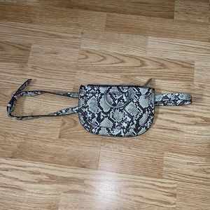 Zara Fanny pack
